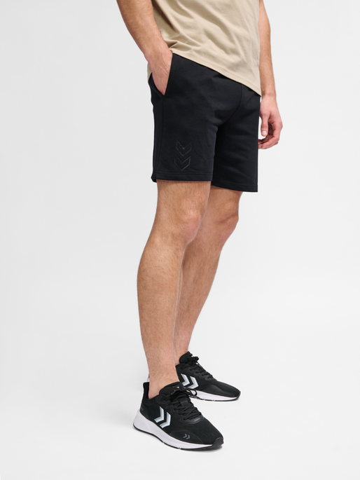 hmlACTIVE CO SHORTS, BLACK, model