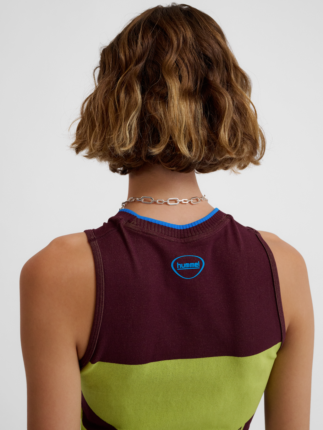 hmlSEAMLESS TOP, LETTUCE GREEN, model