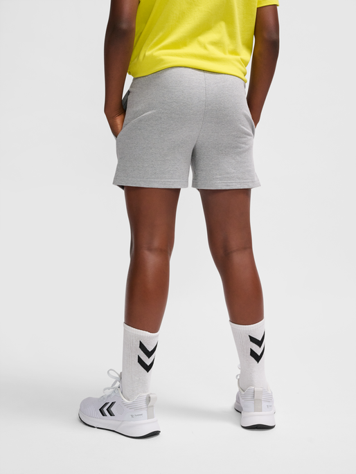 hmlGO 2.0 SWEATSHORTS KIDS, GREY MELANGE, model