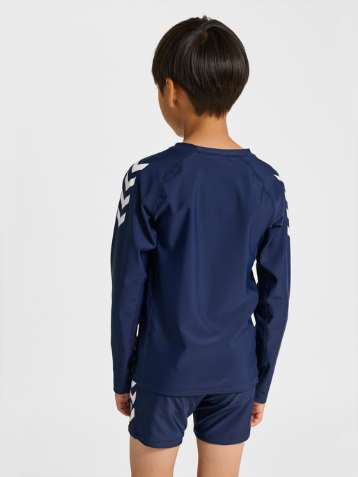hmlJR SWIM T-SHIRT L/S, DRESS BLUES, model