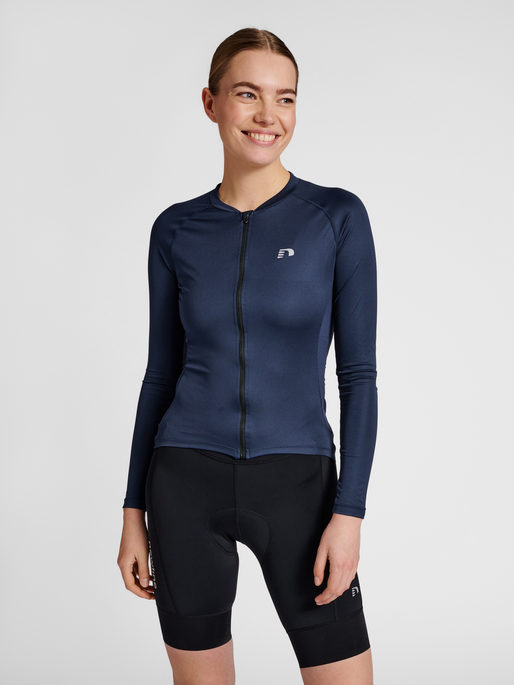 WOMENS CORE BIKE L/S JERSEY, BLACK IRIS, model