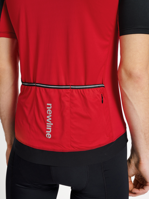 MENS CORE BIKE JERSEY, TANGO RED, model