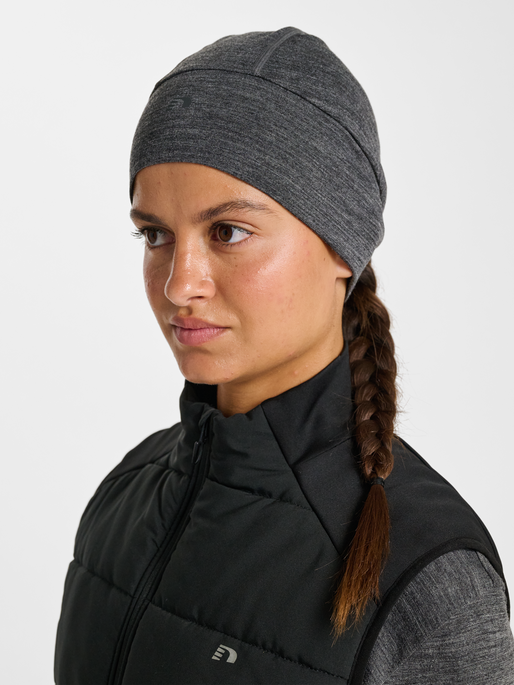 nwlTHERMA WOOL BEANIE, BLACK, model