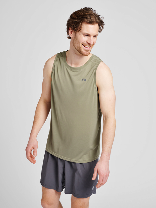 MEN RUNNING SINGLET, WINTER TWIG, model