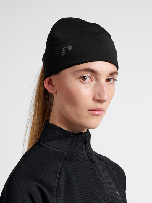 nwlBEANIE, BLACK, model