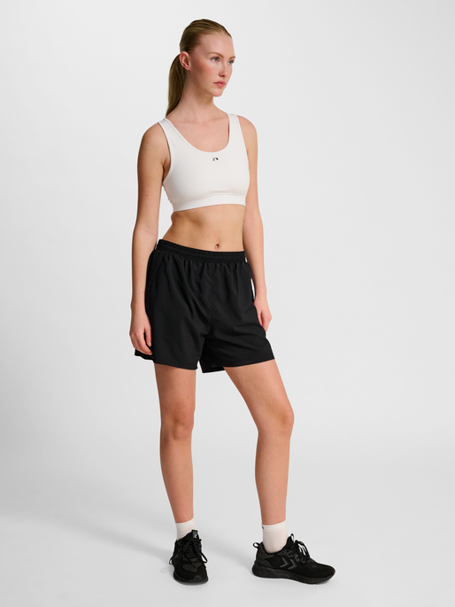 nwlLEAN SPORTS BRA, WHITE, model