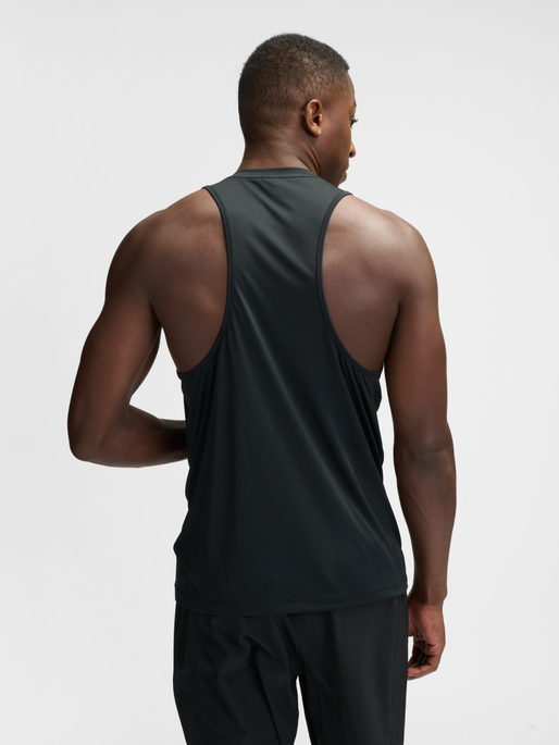 nwlBEAT SINGLET, BLACK, model